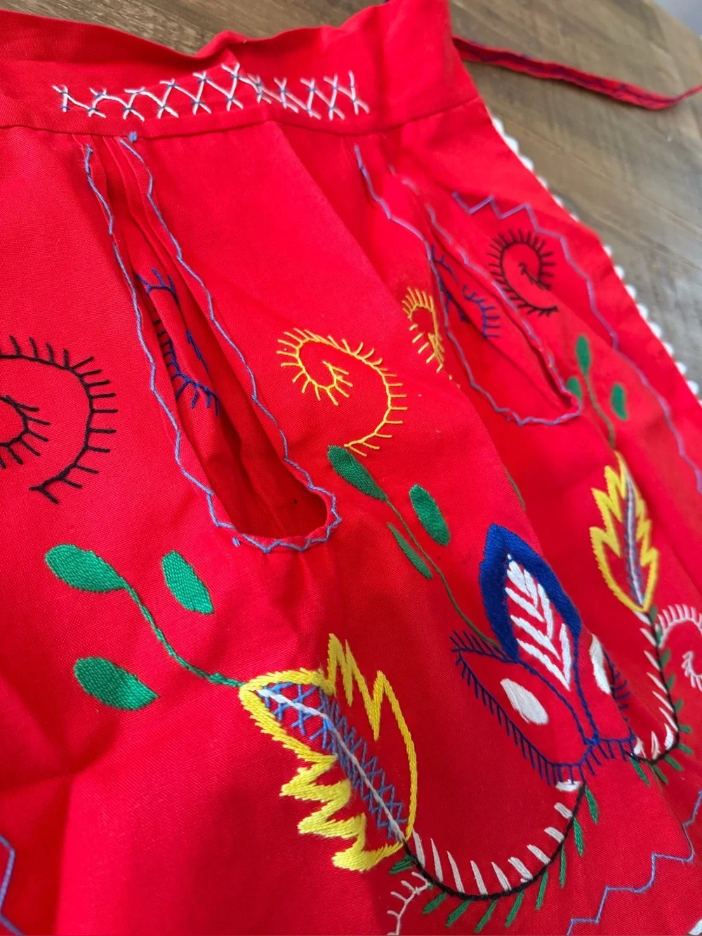 Vintage Folk Art Embroidered Half Apron. Dopamine | Southwestern | Portugese